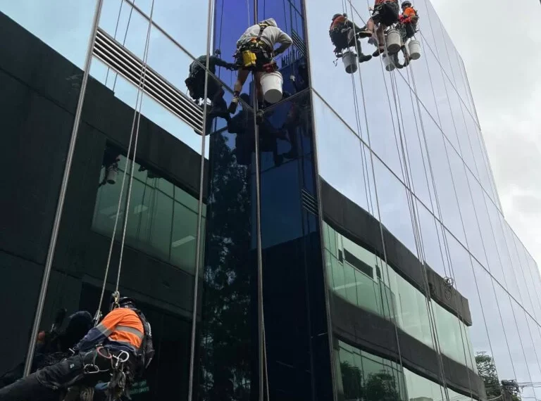 How Rope Access Window Cleaning Is Transforming Aussie Skyscrapers