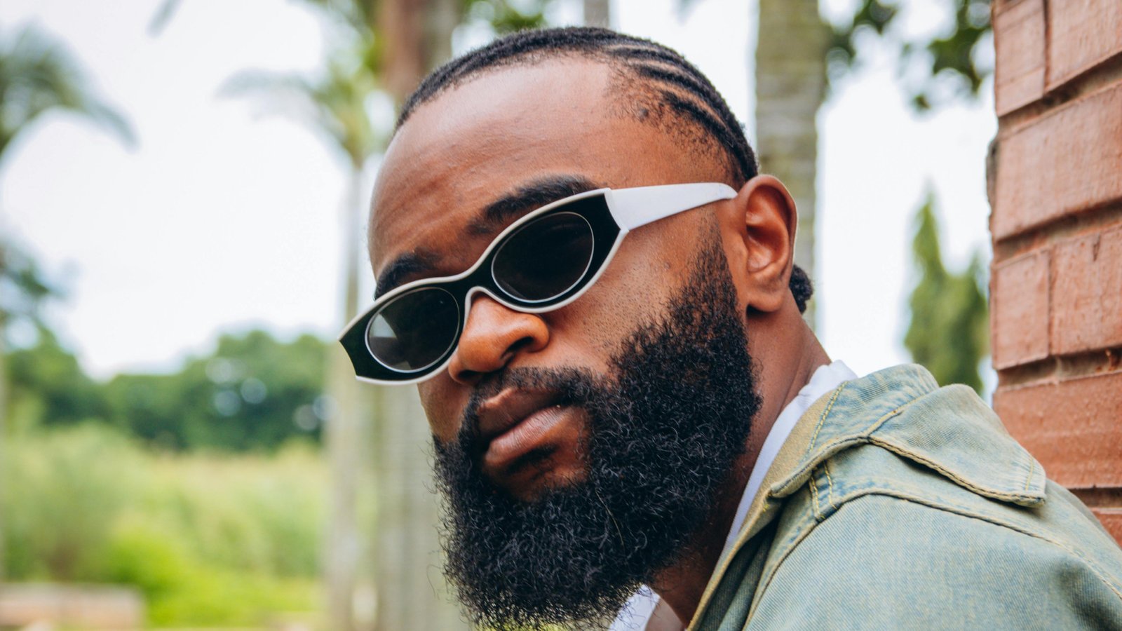 How to Protect Eyes from Sun: Stylish UV Protection Guide 2024