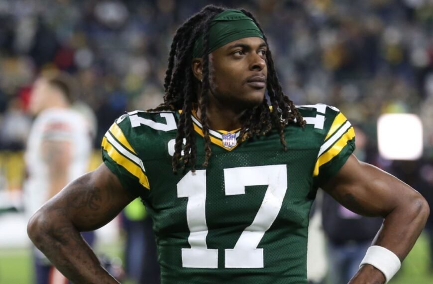 Davante adams takes a swipe at the bears