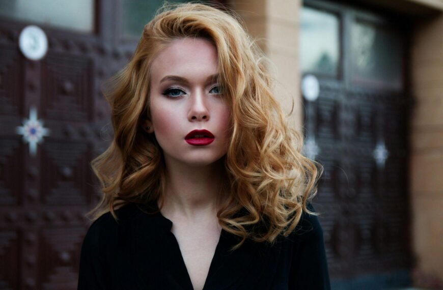Top 10 Lifestyle Habits That Make You Look Effortlessly Chic
